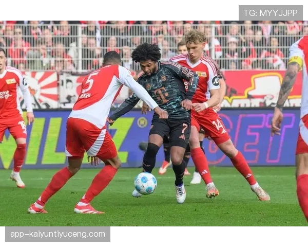 拜仁多线作战压力下轮换问题逐步显现，球队稳定性面临考验