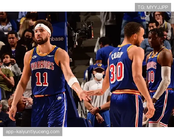 艾弗森突破制造犯规，胜过库里无球牵制