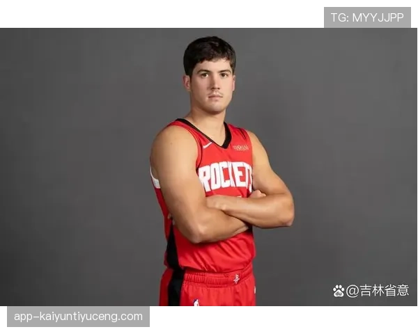 里德·谢泼德无球跑动吸引轮换，较上季更具三分威胁